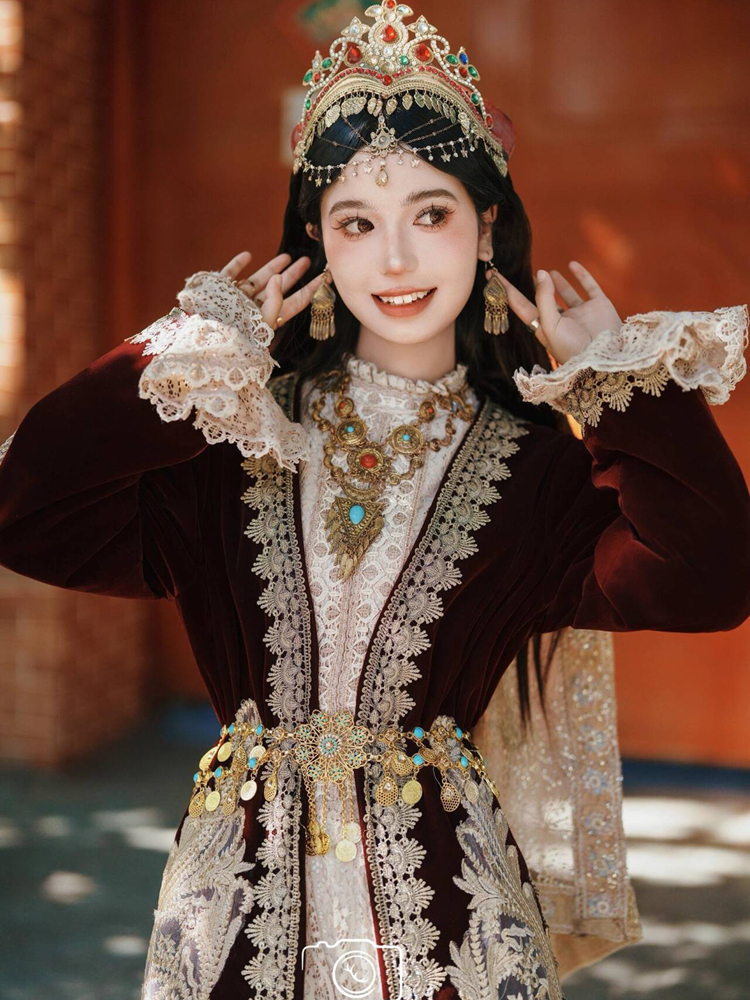 Ethnic Clothing & Online Fashion Store Khaadi Uk - New Ethnic Minority Uygur Clothing Etilesis