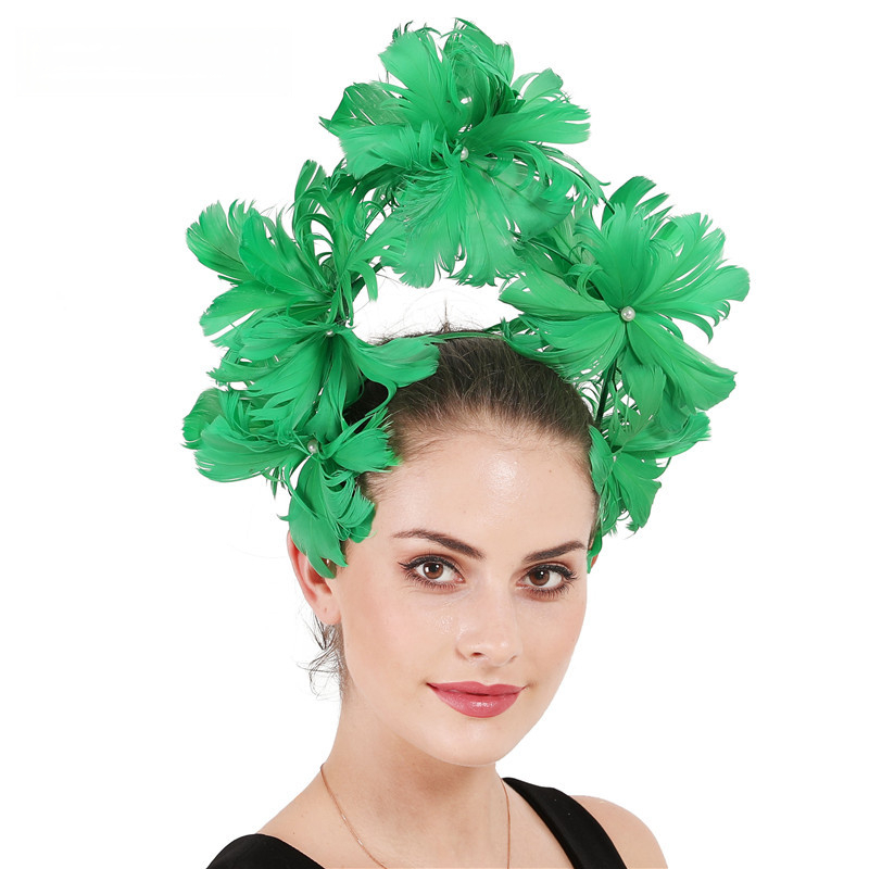 Ethnic Fashion Runway - Woman British fashion exaggerated feather headpiece